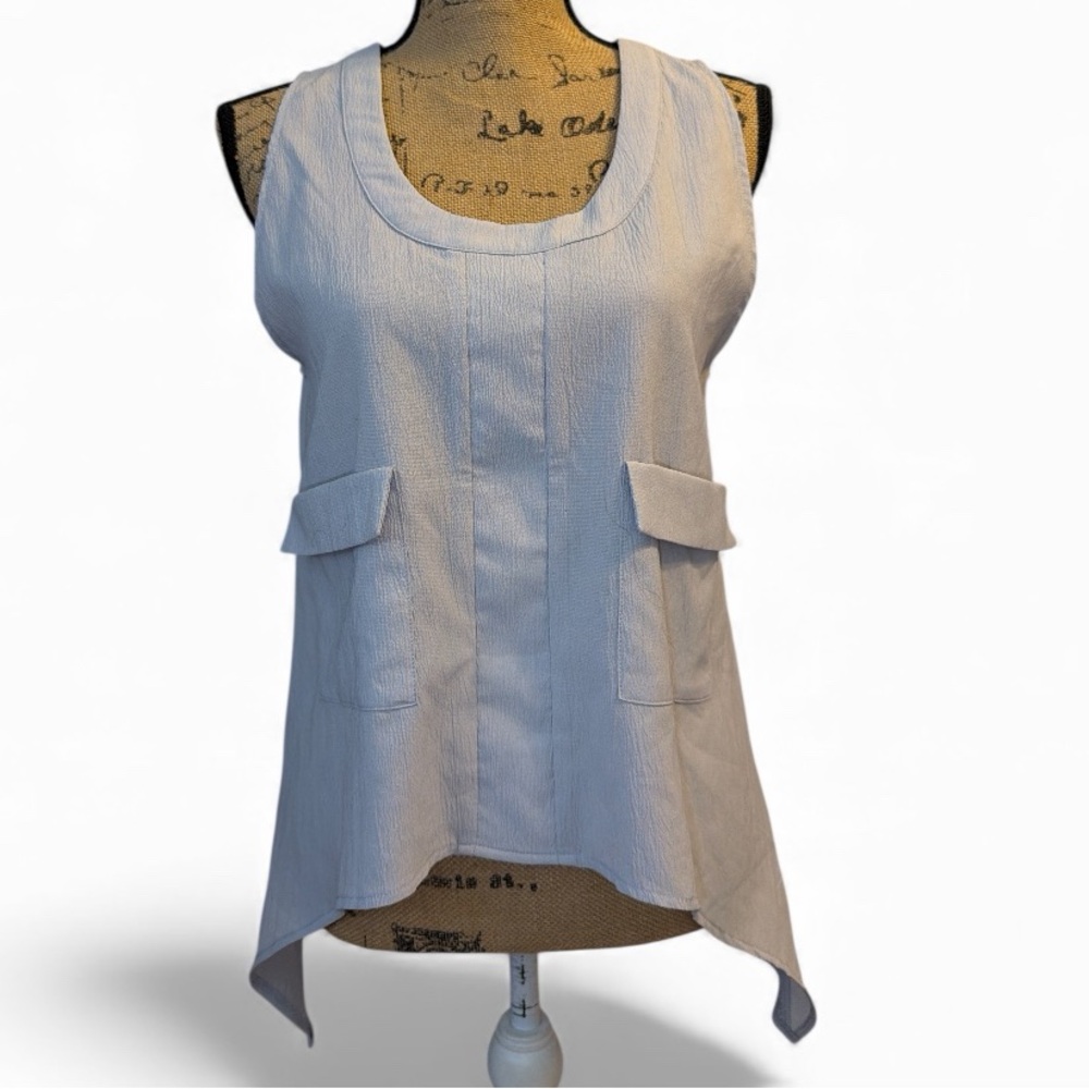 Pink Martini Light Gray Back Strap Tank Top with Pockets. NWT. Size x-small